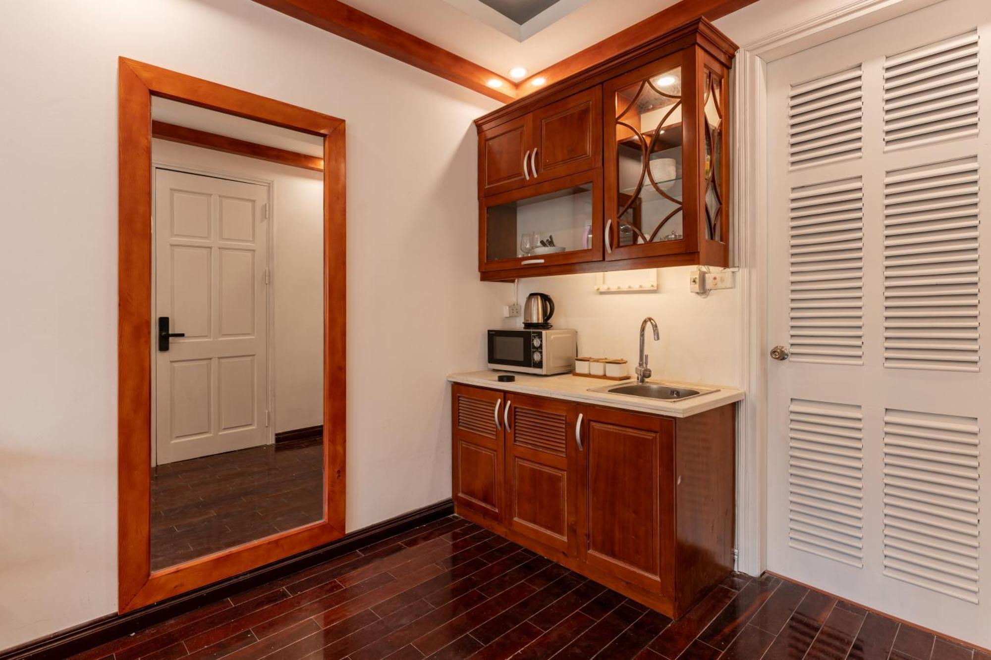 Antique 4 - Hv4 * Hà Nội